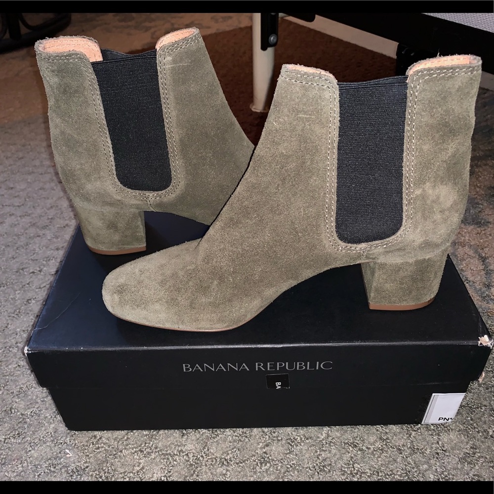 Suede boots